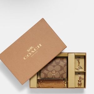 wallet on the chain | coach